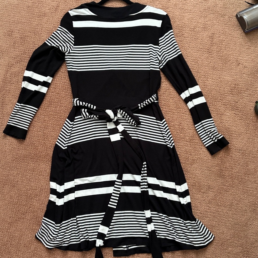 Banana Republic Wrap Dress - Picture 3 of 6